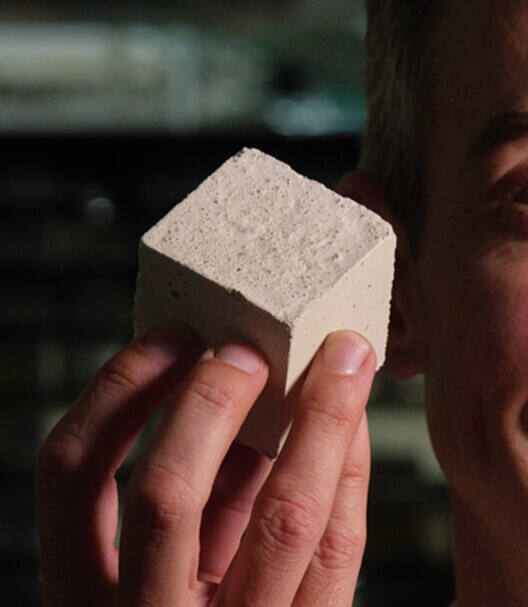 从菌丝砌块到净水瓷砖，10 家初创公司推出的创新可持续建筑材料 - 3 的图像 12