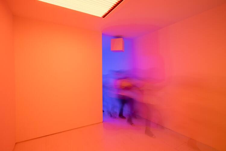 以光为界，10 位灯光改造空间的艺术家 - 3 的图像 11