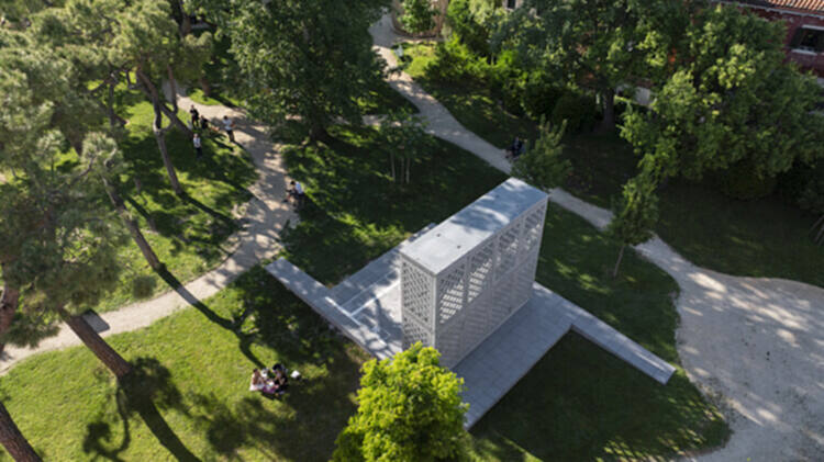 专访 Alejandro Aravena ,探讨渐进式解决方案与零净碳排放混凝土 - 12 的图像 34