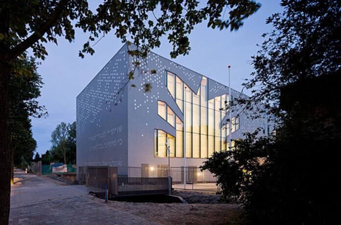 当代宗教建筑中，光影营造 - 10 的图像 12