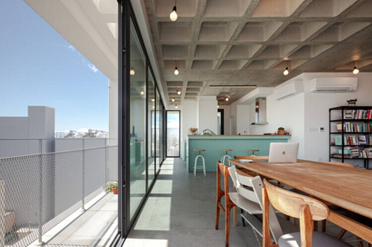 什么是华夫格天花板？ 47 种在网格下生活的室内设计 - 37 的图像 96