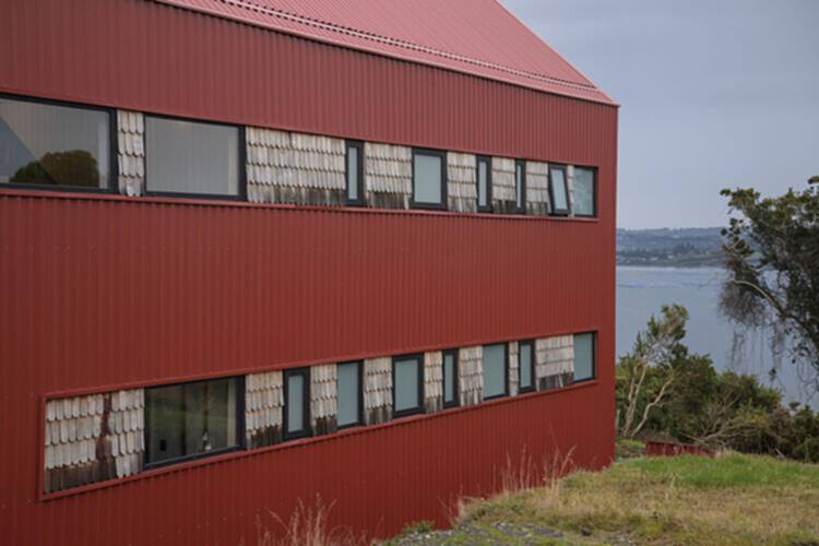 一种文化、建筑与地域传统:智利那些循环利用并展示木瓦片的房屋 - 27 的图像 31