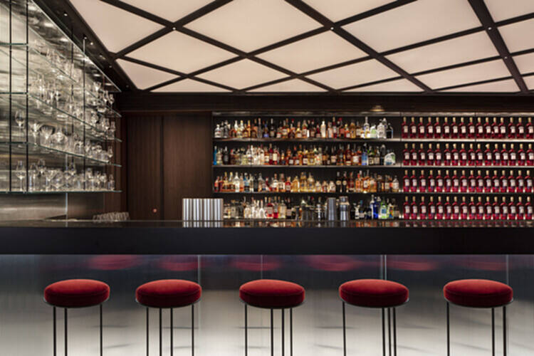 什么是华夫格天花板？ 47 种在网格下生活的室内设计 - 7 的图像 96