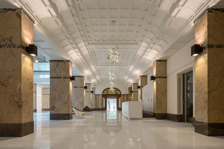 什么是华夫格天花板？ 47 种在网格下生活的室内设计 - 13 的图像 96